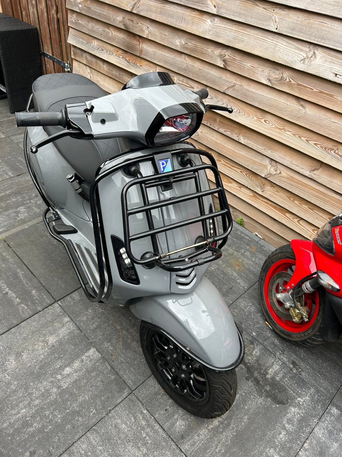 Vespa sprint custom 100 cc, Ophalen of Verzenden, Zo goed als nieuw, Benzine