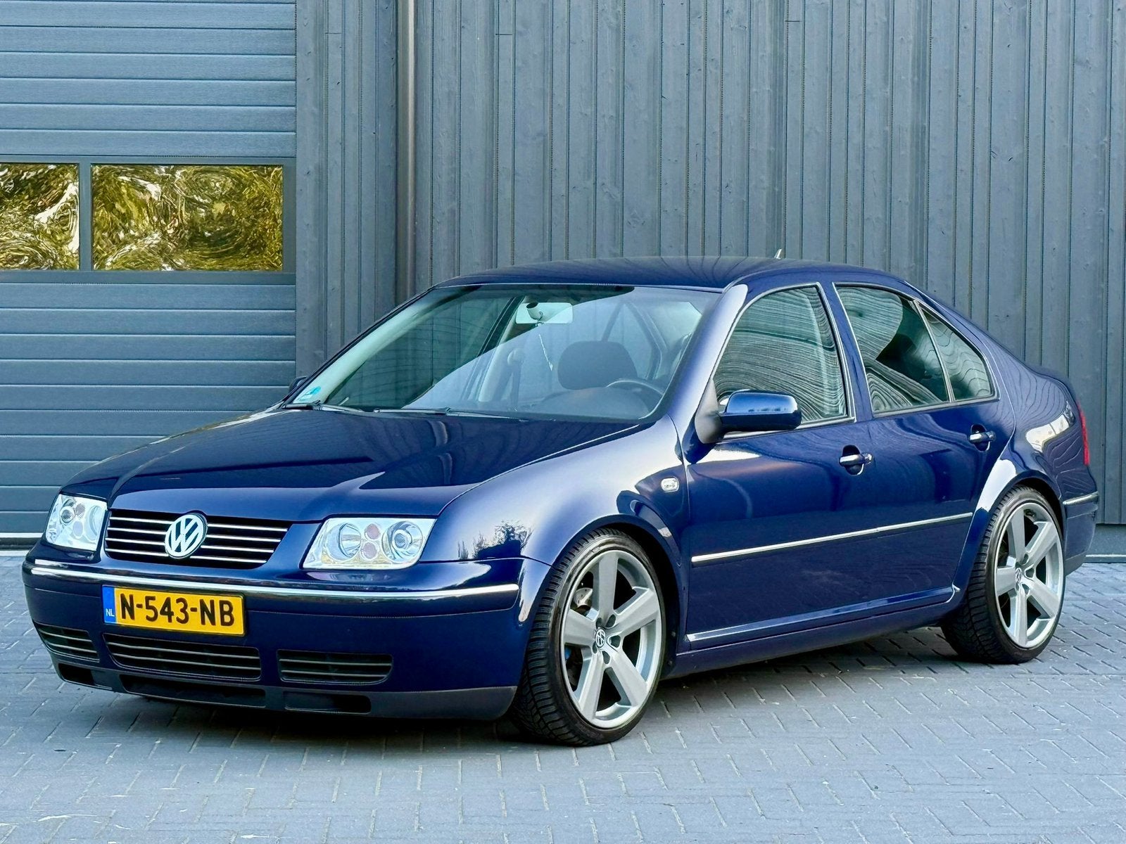 Volkswagen Bora 1.6 8V Pacific Automaat (2003), Auto's, Volkswagen, Stof, 4 cilinders, Blauw, 1204 kg