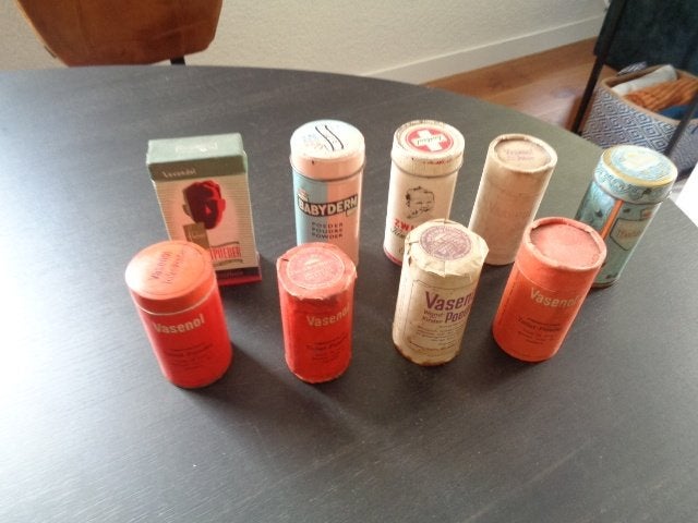 9 x baby poeder / toiletpoeder (Zwitsal, Boldoot, Vasenol)., Verzamelen, Ophalen of Verzenden, Verpakking