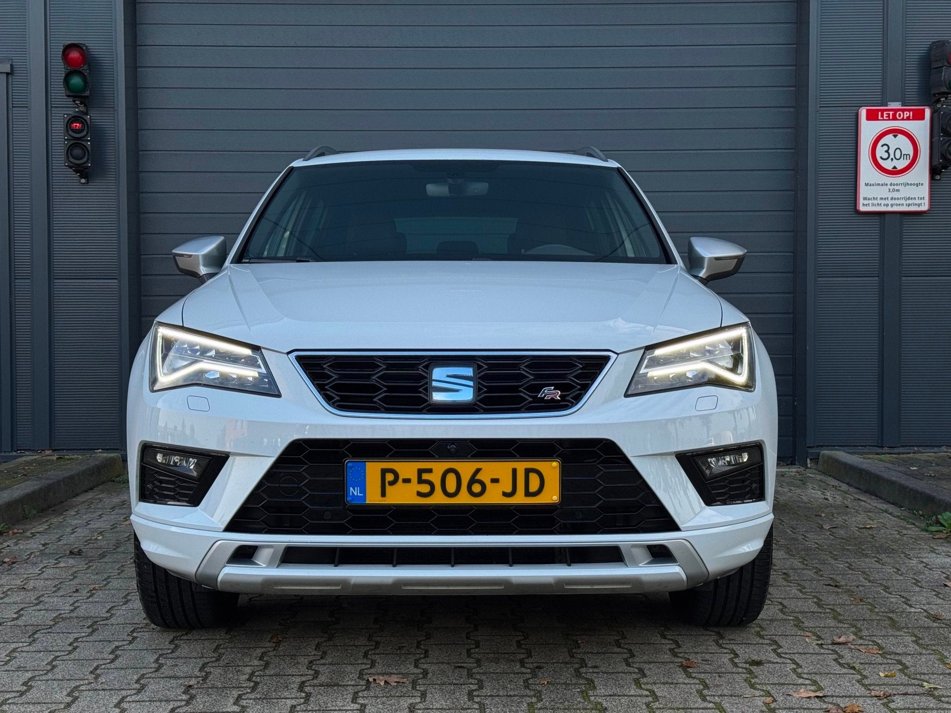 Seat Ateca 1.4 EcoTSI FR Business Intense / TREKHAAK / 360-C, Auto's, Voorwielaandrijving, 4 cilinders, Wit, Handgeschakeld