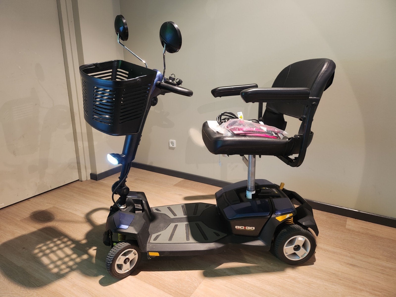 Nette Gogo LX4 Demontabele Scootmobiel met nieuwe accu's, Diversen, Ophalen, 10 km/u of minder, 15 km of minder, Gebruikt