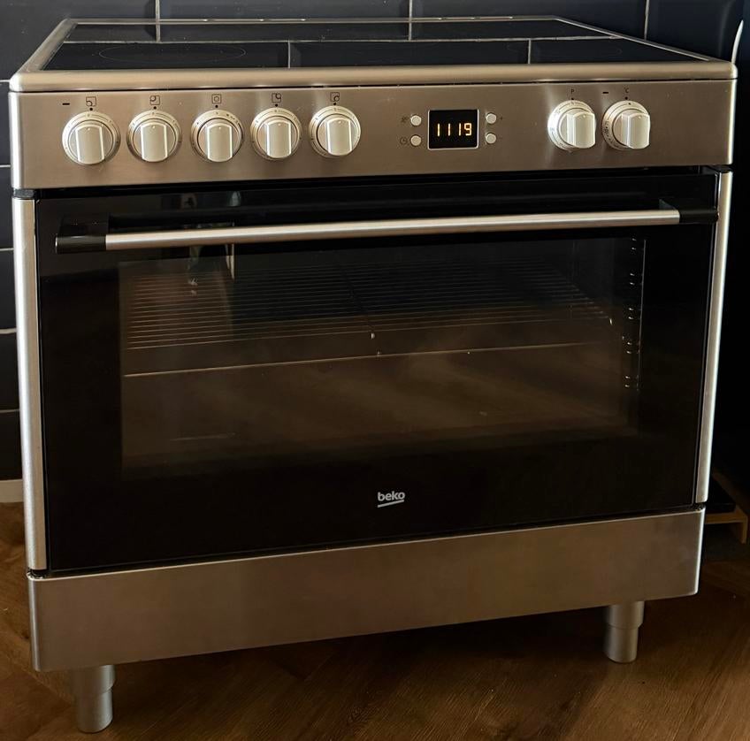 Beko Vrijstaand keramisch fornuis 90cm, Ophalen, 60 cm of meer, Zo goed als nieuw, Inductie