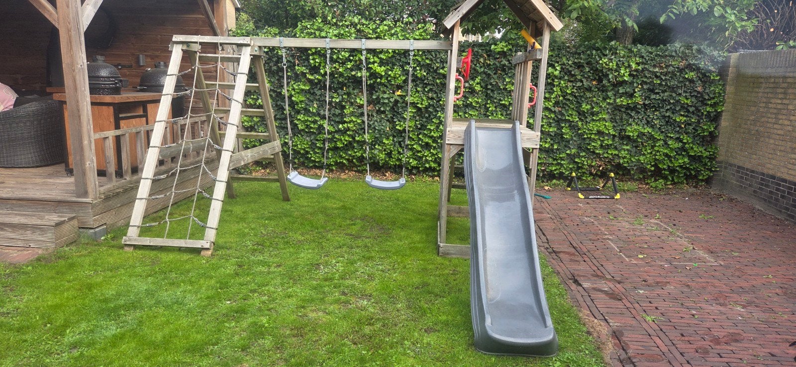 Houten speeltoestel met glijbaan, schommels en klimnet, Kinderen en Baby's, Ophalen, Gebruikt, Glijbaan