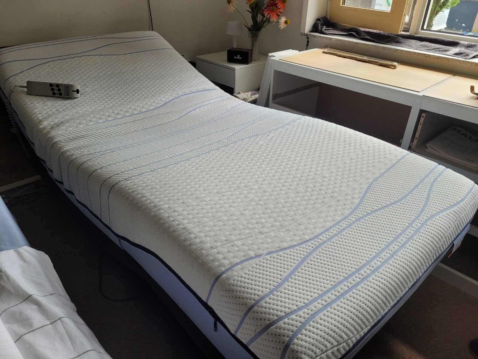 Één persoonsbed boxspring, electrisch verstelb. Emma matras, Ophalen, Zo goed als nieuw, Eenpersoons, 90 cm