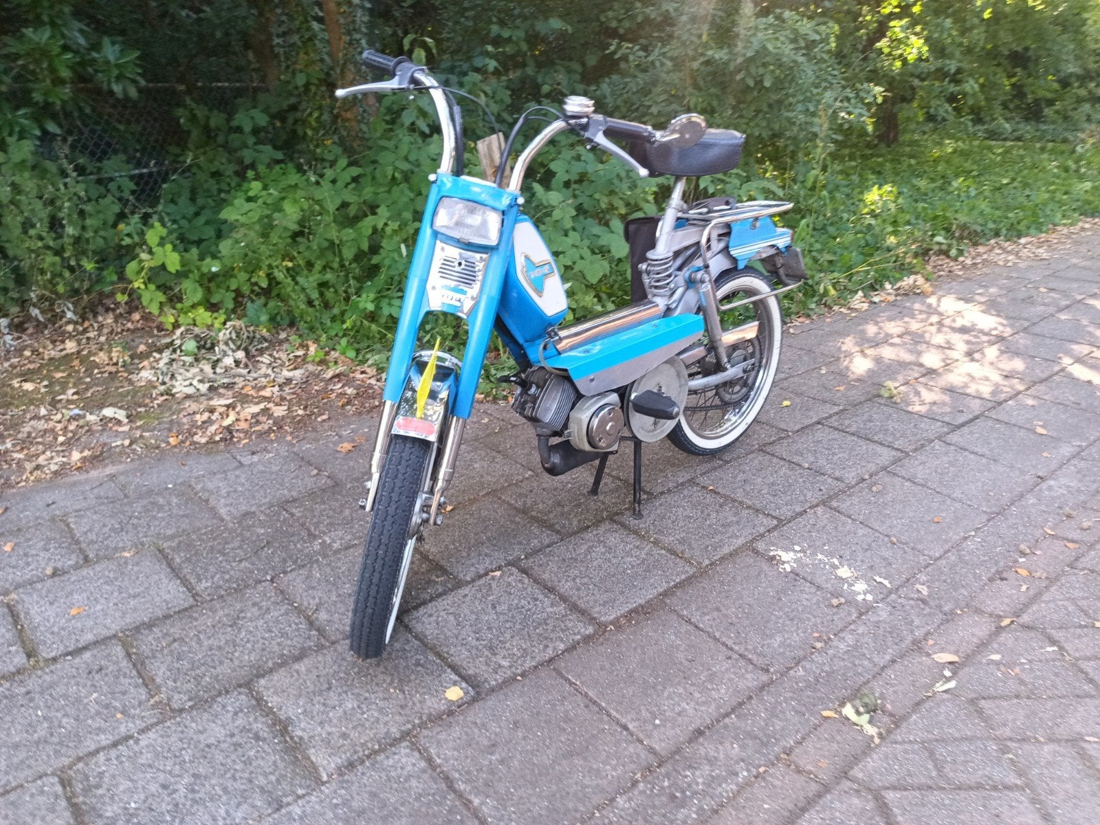 Peugeot 104 uit 1977 met Nederlands kenteken, Fietsen en Brommers, Brommers | Oldtimers, Maximaal 45 km/u, 1 versnellingen, 50 cc