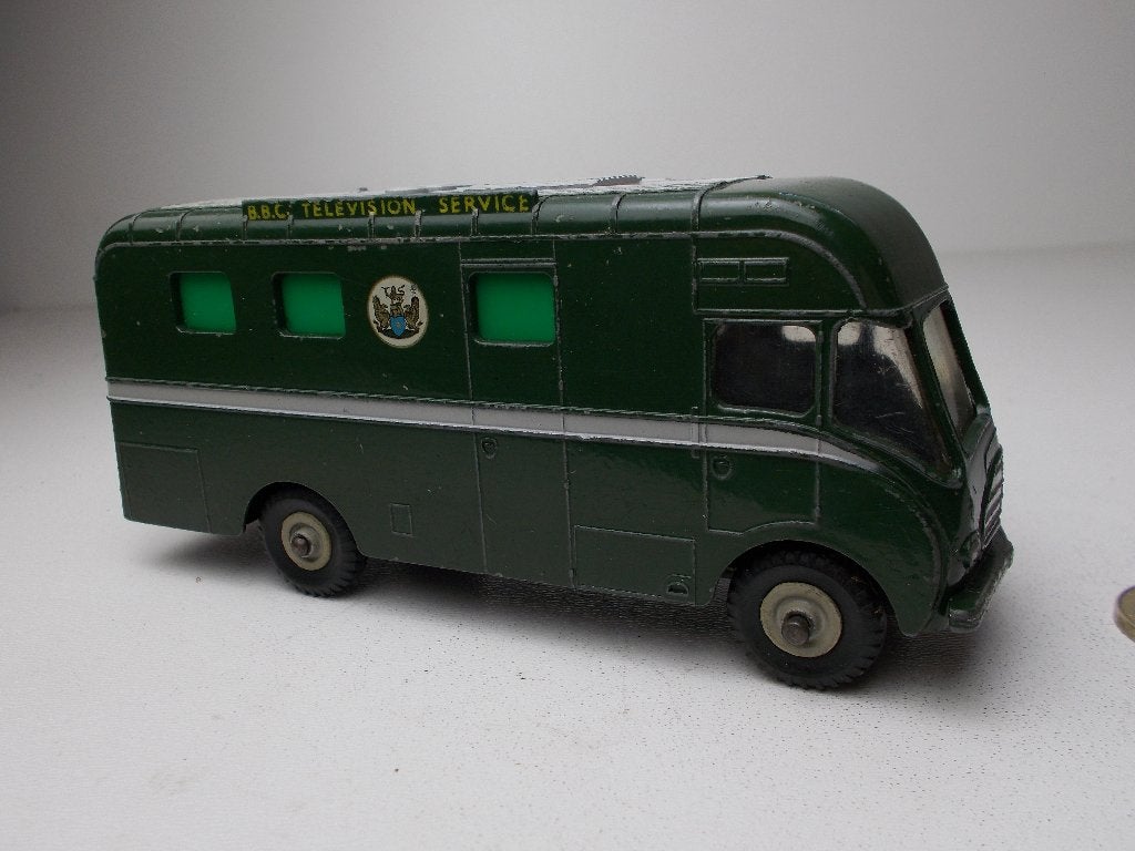 1959 Dinky SuperToys 967 BBC TV MOBILE CONTROL ROOM I.z.g.st, Ophalen of Verzenden, Zo goed als nieuw, Bus of Vrachtwagen, Dinky Toys