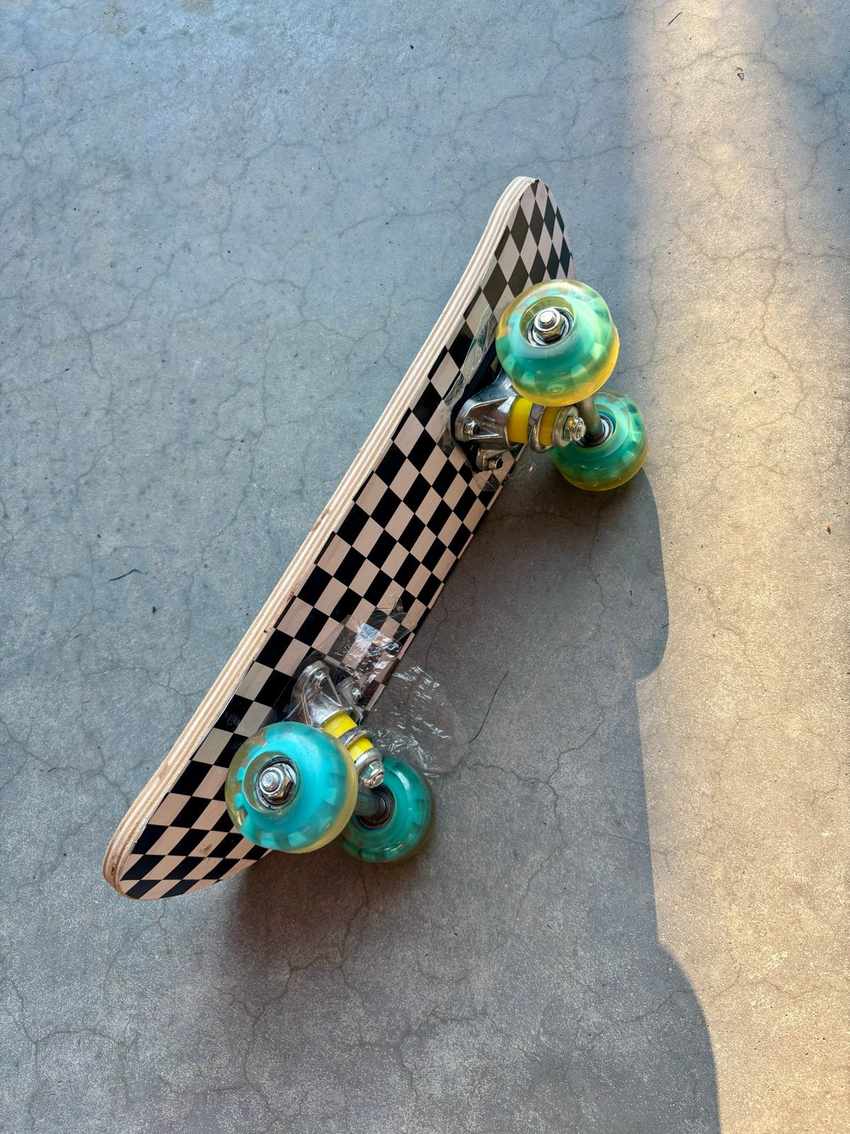 Nieuw Skateboard 43x11.5cm met Lichtgevende Wieltjes, Ophalen of Verzenden, Zo goed als nieuw, Skateboard
