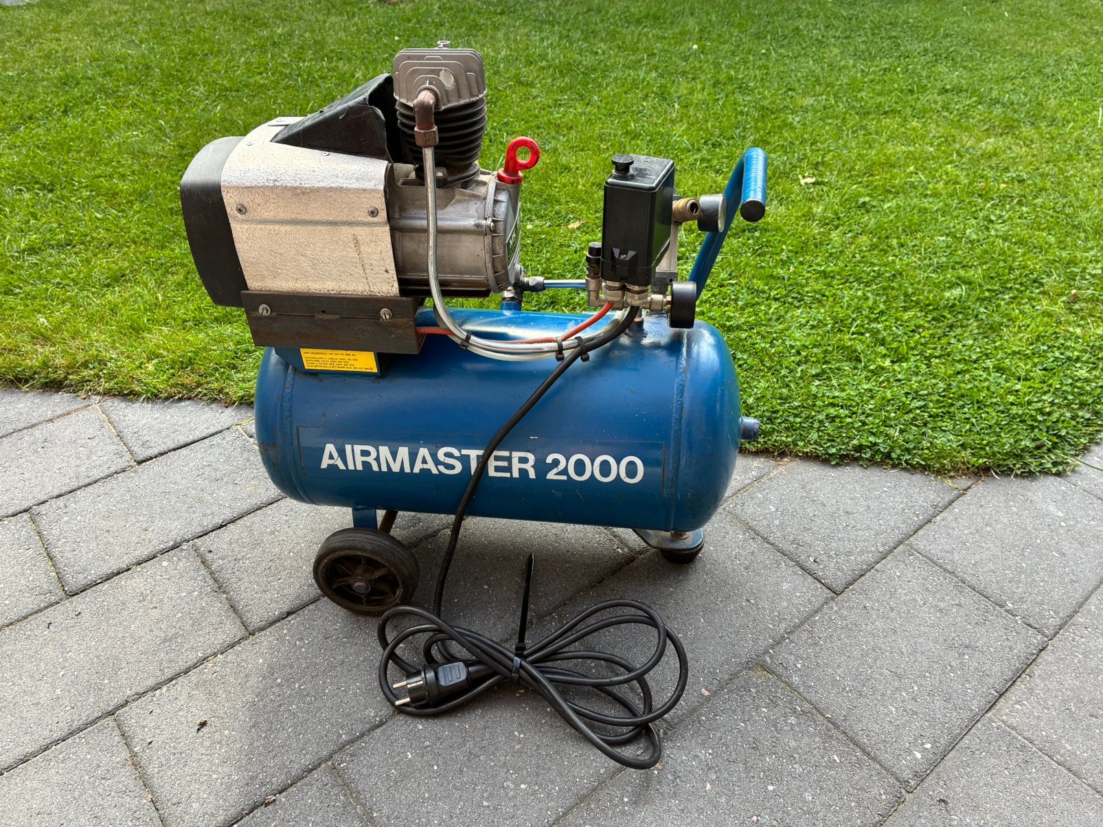 Compressor 24 liter (defect?), Ophalen, Gebruikt, 6 tot 10 bar, Minder dan 200 liter/min