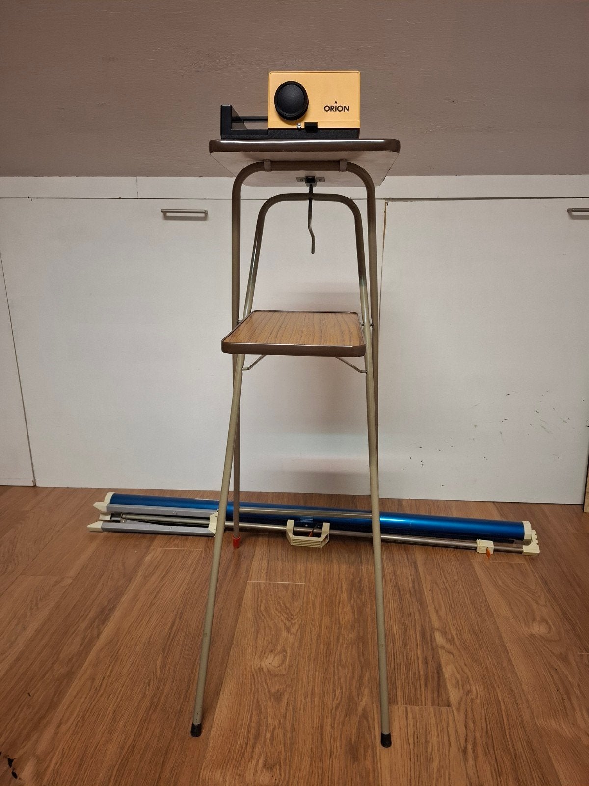 Vintage Orion diaprojector met projectietafel en scherm, Audio, Tv en Foto, Diaprojectors, Ophalen of Verzenden, Gebruikt, Met scherm