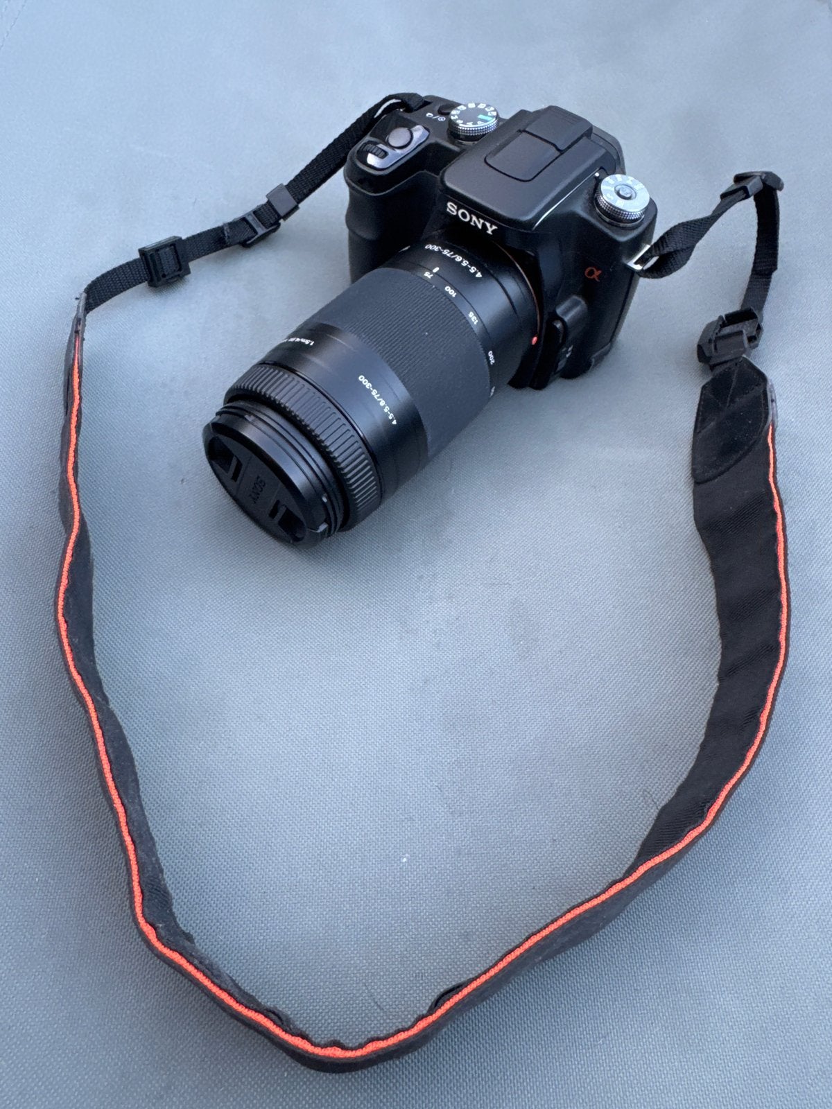 Sony Alpha 100 DSLR Camera met twee lenzen, Audio, Tv en Foto, Fotocamera's Digitaal, Gebruikt, Spiegelreflex, Sony, 4 t/m 7 keer