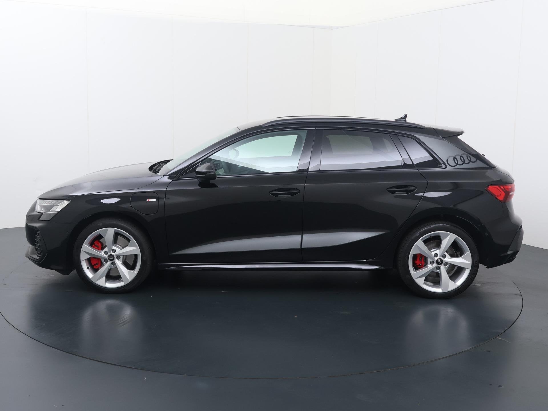 Audi A3 Sportback 45 TFSI e S edition Competition | 272 PK |, Auto's, Audi, 12 maanden, 4 cilinders, 150 min, Hybride Elektrisch/Benzine