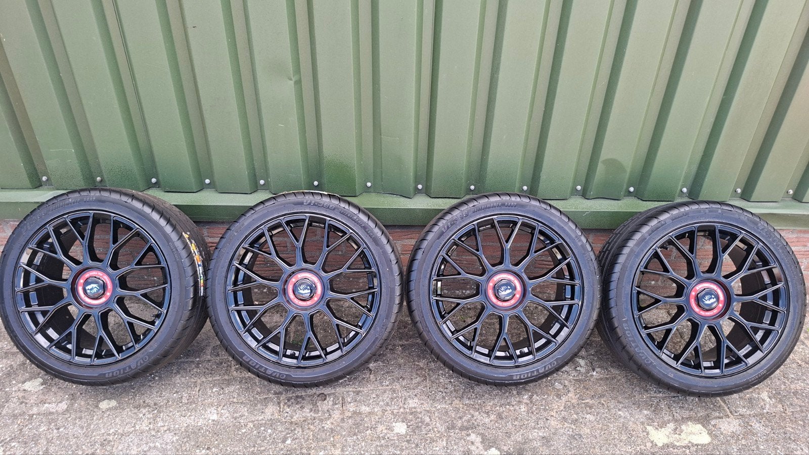 Set van 4 Damina Performance velgen met banden 255/40R19 NEW, Auto-onderdelen, 19 inch, Gebruikt, 255 mm, Banden en Velgen