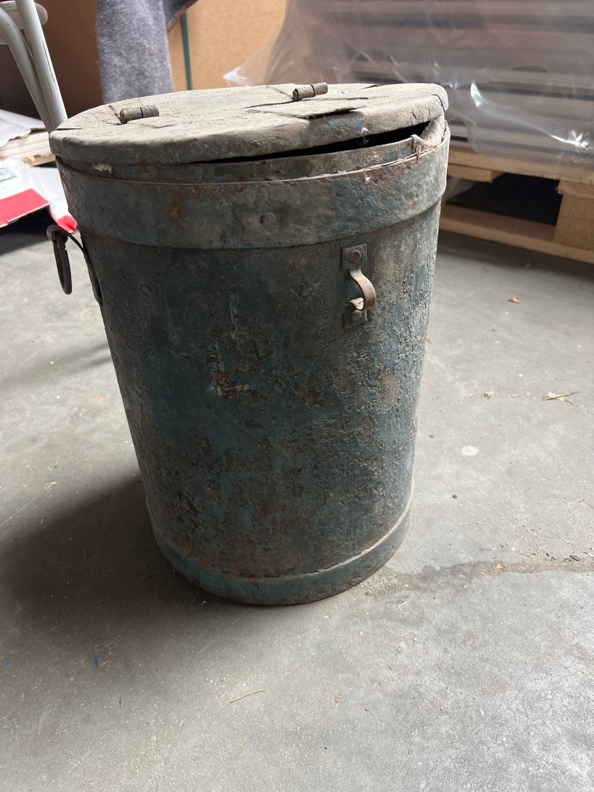 Retro oude vuilnisbak - 39 cm hoog, Huis en Inrichting, Woonaccessoires | Prullenbakken, Ophalen of Verzenden, Gebruikt, Metaal