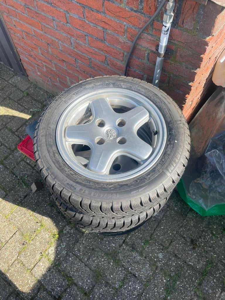 Peugeot 106 1.4 XSI originele velgen met nieuwe banden, Ophalen, Gebruikt