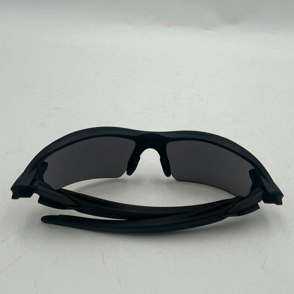 Oakley Flak 2.0 XL mat zwart zonnebril - Nieuw, Oakley, Zo goed als nieuw, Support@oakley.com, 1 Icon, 1 Legacy Way
Foothill Ranch, CA 92610
USA