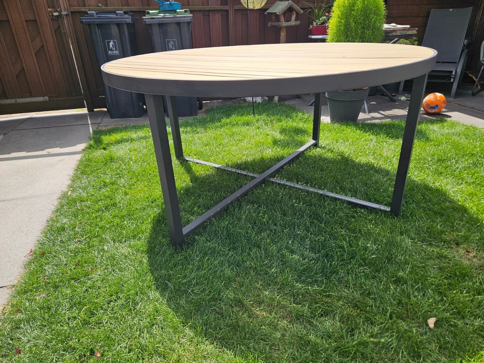 Ronde tuintafel 148 cm - In prima staat. Bieden mag., Ophalen, Rond