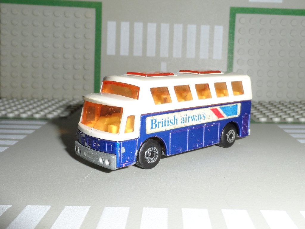 Matchbox Superfast No. 65 Airport Coach British Airways 1:64, Ophalen of Verzenden, Gebruikt, Bus of Vrachtwagen