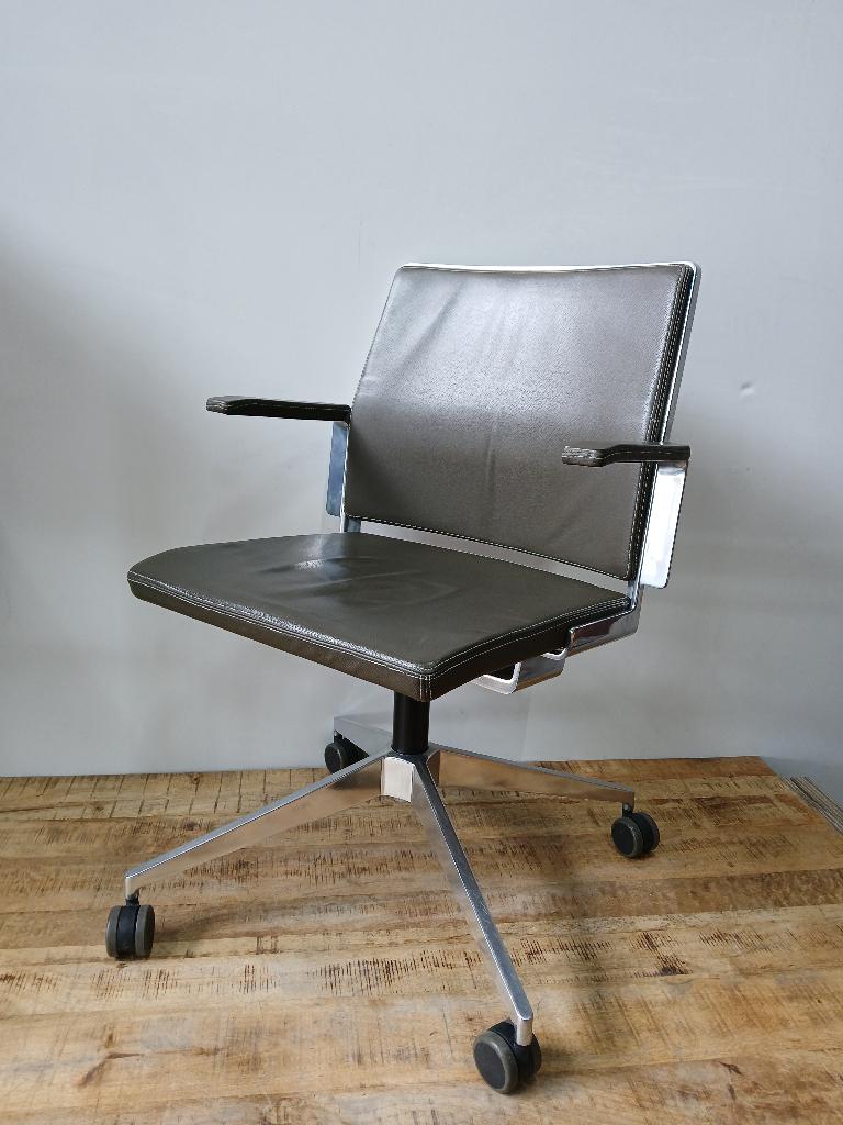 Dynamobel vergaderstoel, Ophalen, Gebruikt, Overige kleuren, Vijf, Zes of meer stoelen