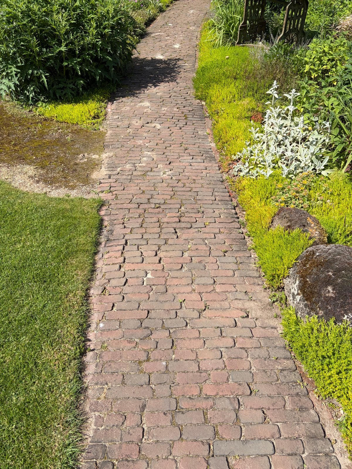 Oude gebakken waaltjes voor tuinpad of terras. Ongeveer 25m2, Tuin en Terras, Tegels en Klinkers, Ophalen, Gebruikt, Keramiek