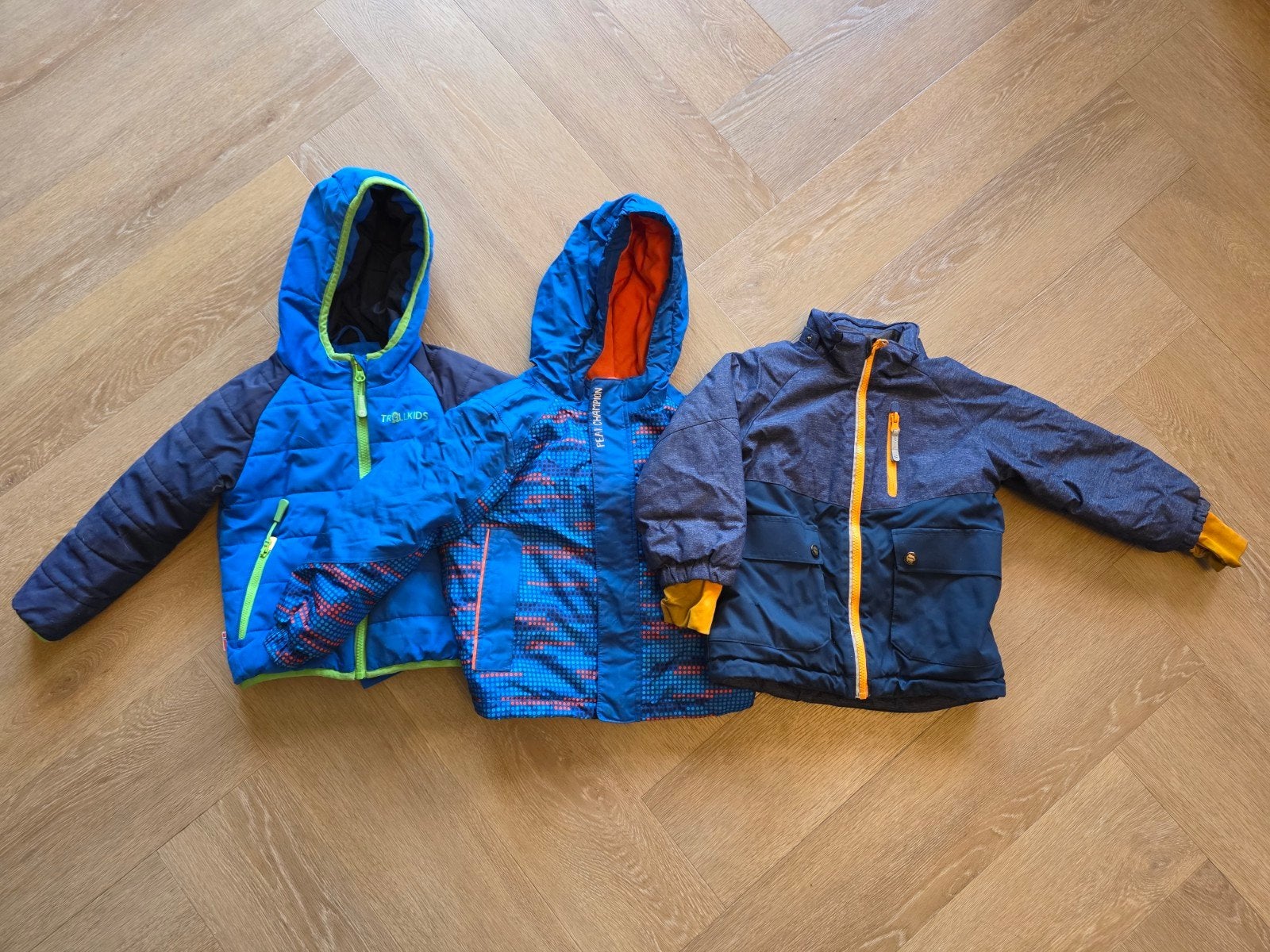 3 winterjassen maat 104, gebruikt maar goede staat, Ophalen of Verzenden, Gebruikt, Jongen of Meisje, Jas