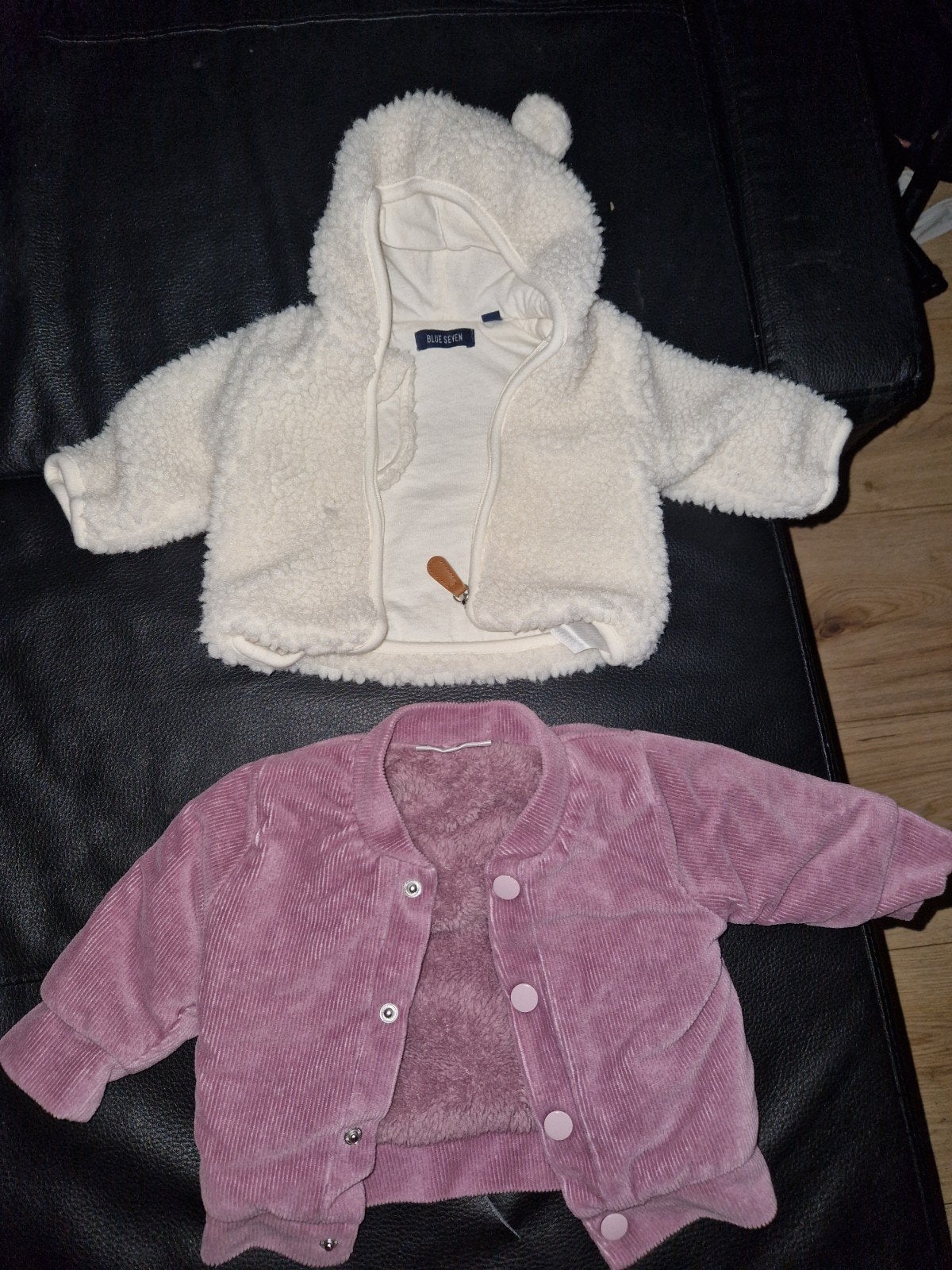 2 schattige baby jasjes: teddy en ribfluweel, Ophalen, Zo goed als nieuw, Blue Seven, Meisje