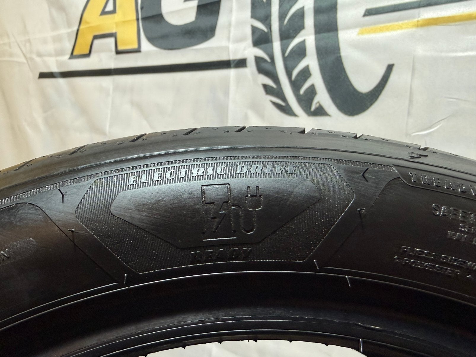 4x 205 50 R17 93V Goodyear Efficientgrip Performance 2 EV, 17 inch, Band(en), Zomerbanden, 205 mm