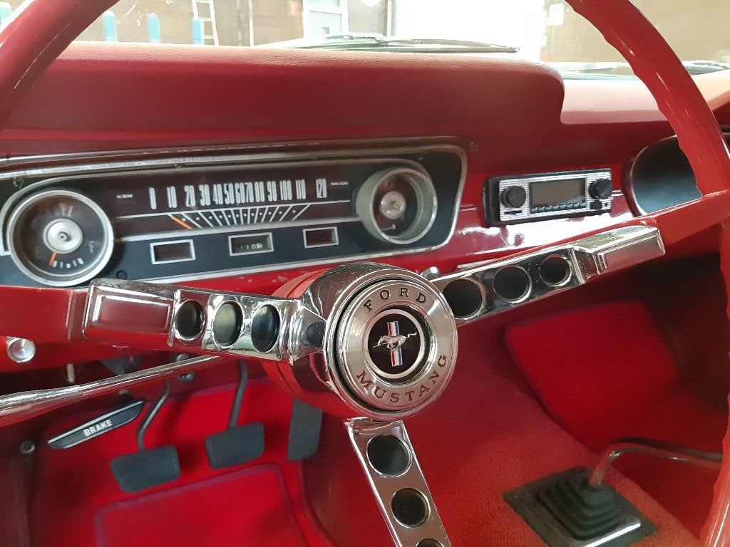 Ford Mustang 1965 - 3.3 SIX - handgeschakeld - poppy red, foto 7