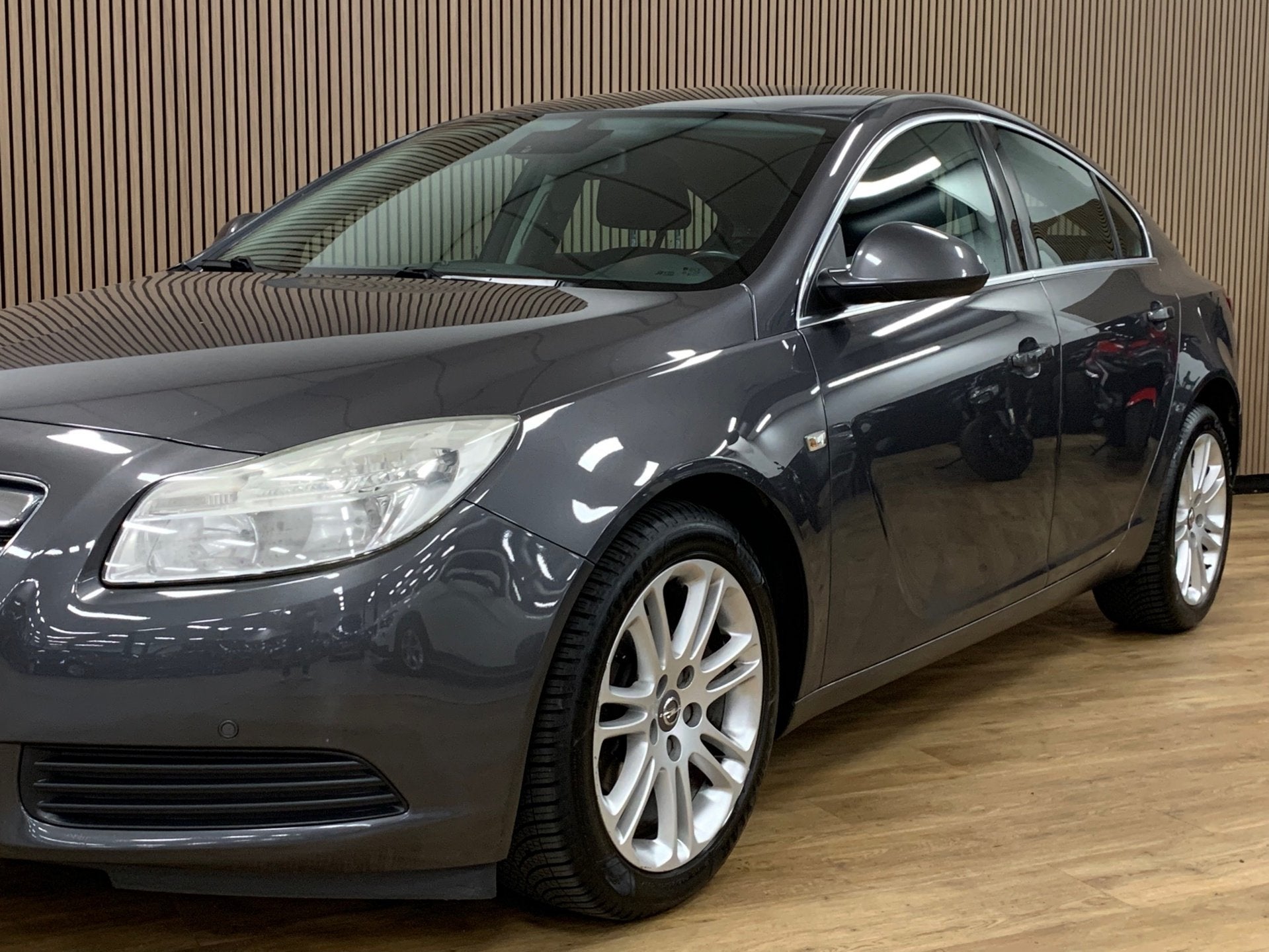 Opel Insignia 1.8 Edition|Navigatie|Climate Control|, Auto's, Opel, Stof, Gebruikt, Zwart, 4 cilinders