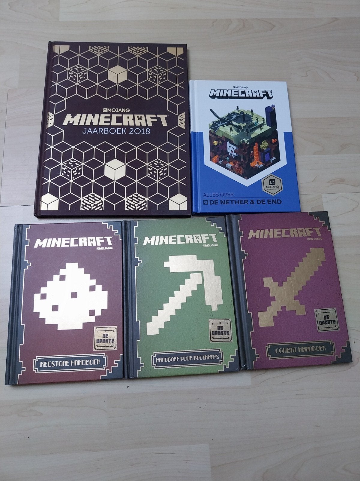 Minecraft Boekenpakket - Jaarboek, Handboeken & Meer, Boeken, Ophalen, Zo goed als nieuw, Mojang, Non-fictie