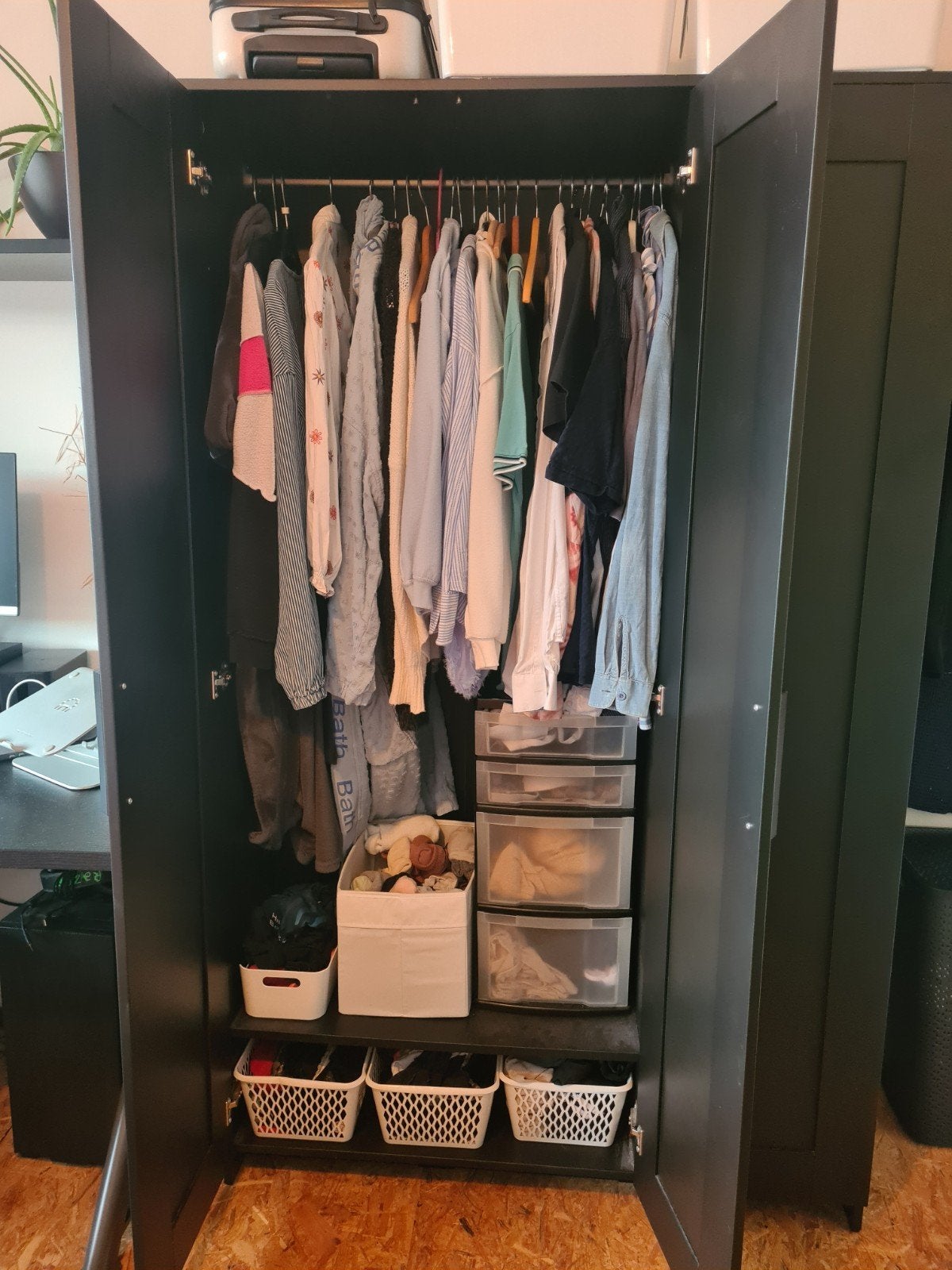 Kledingkast IKEA Brimnes 3 deuren zwart, Ophalen, Met deur(en), Gebruikt, 100 tot 150 cm