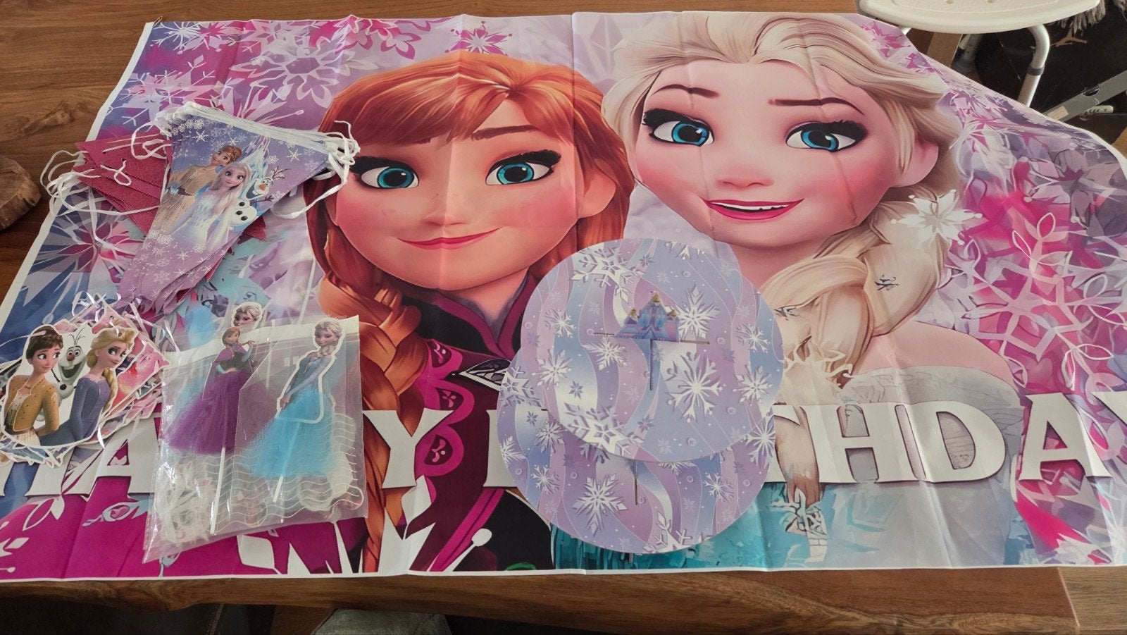 Frozen Feestpakket: Slingers, Cupcake Toppers & Poster, Ophalen of Verzenden, Zo goed als nieuw, Feestartikel, Verjaardag