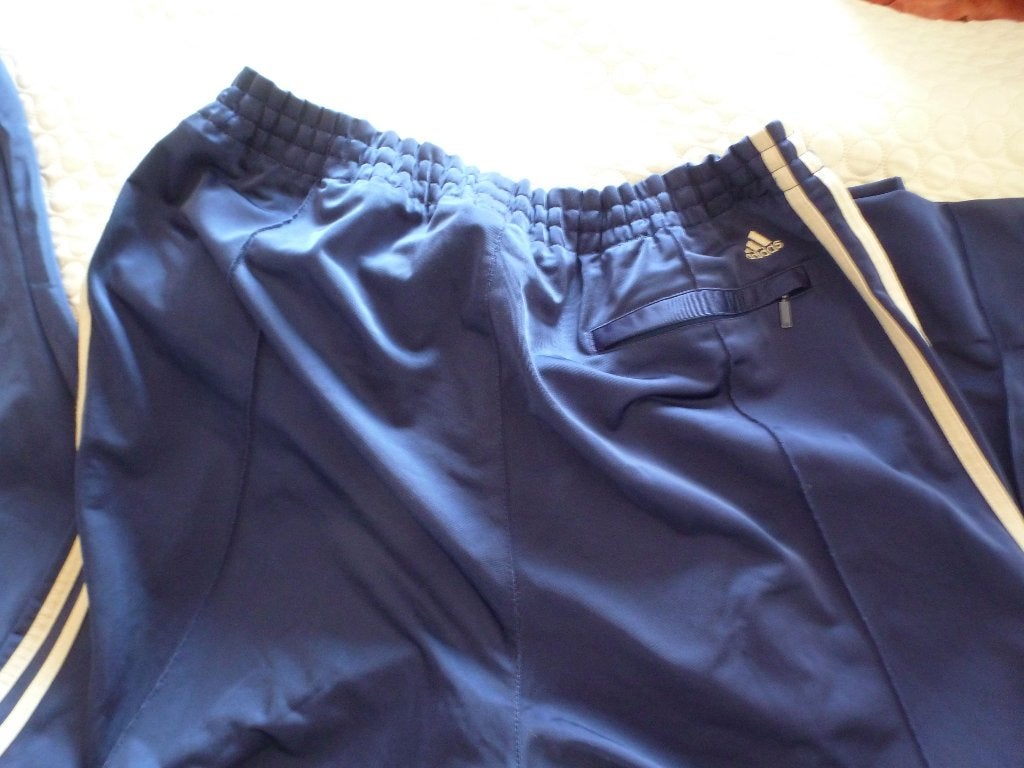 special edition PAARS BLAUW ADIDAS broek L -GRATIS zend, Maat 52/54 (L), Overige kleuren, Verzenden, Zo goed als nieuw