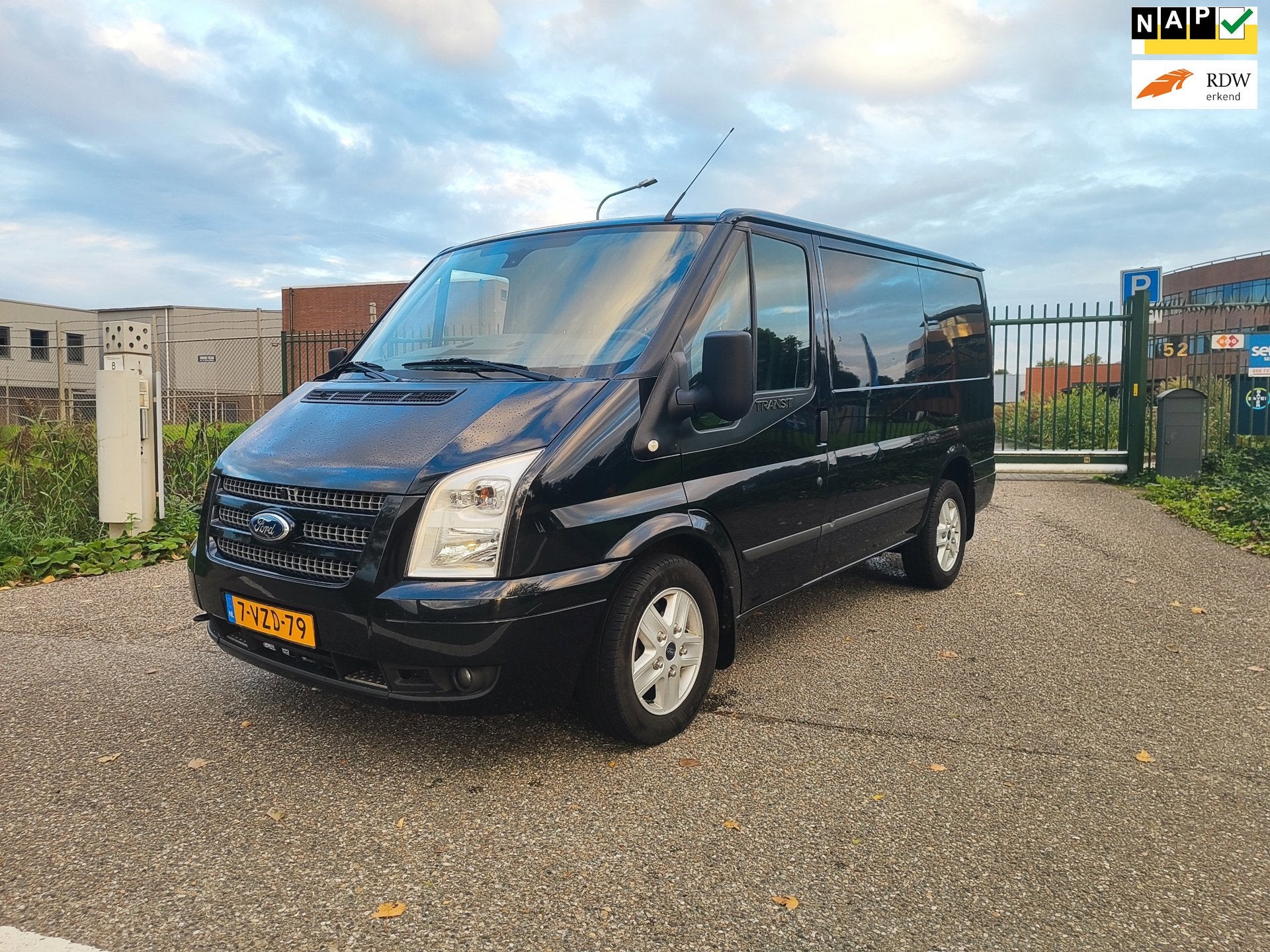 Ford Transit 260S 2.2 TDCI First Edition, Voorwielaandrijving, Euro 5, Stof, Gebruikt