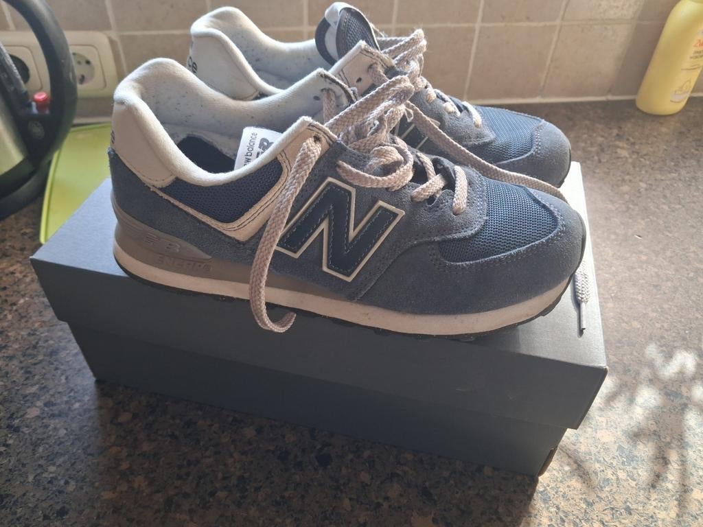 New Balance  574 classic sneakers, blauw nieuw 39.5, Kleding | Dames, Schoenen, Ophalen of Verzenden