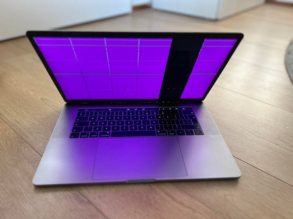 MacBook Pro 15-inch (2019) met schermprobleem, MacBook Pro, Gebruikt, 2 tot 3 Ghz, Ophalen of Verzenden