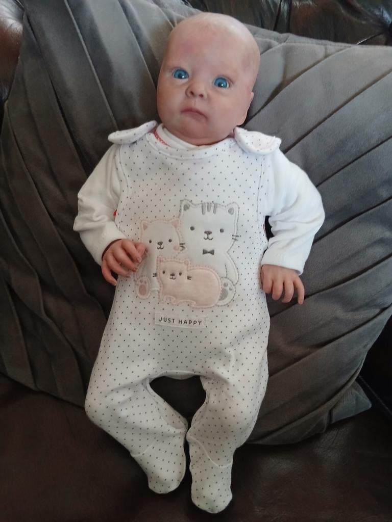 Reborn Babypop met Blauwe Ogen - met certificaat, Verzamelen, Poppen, Zo goed als nieuw, Babypop, Ophalen of Verzenden