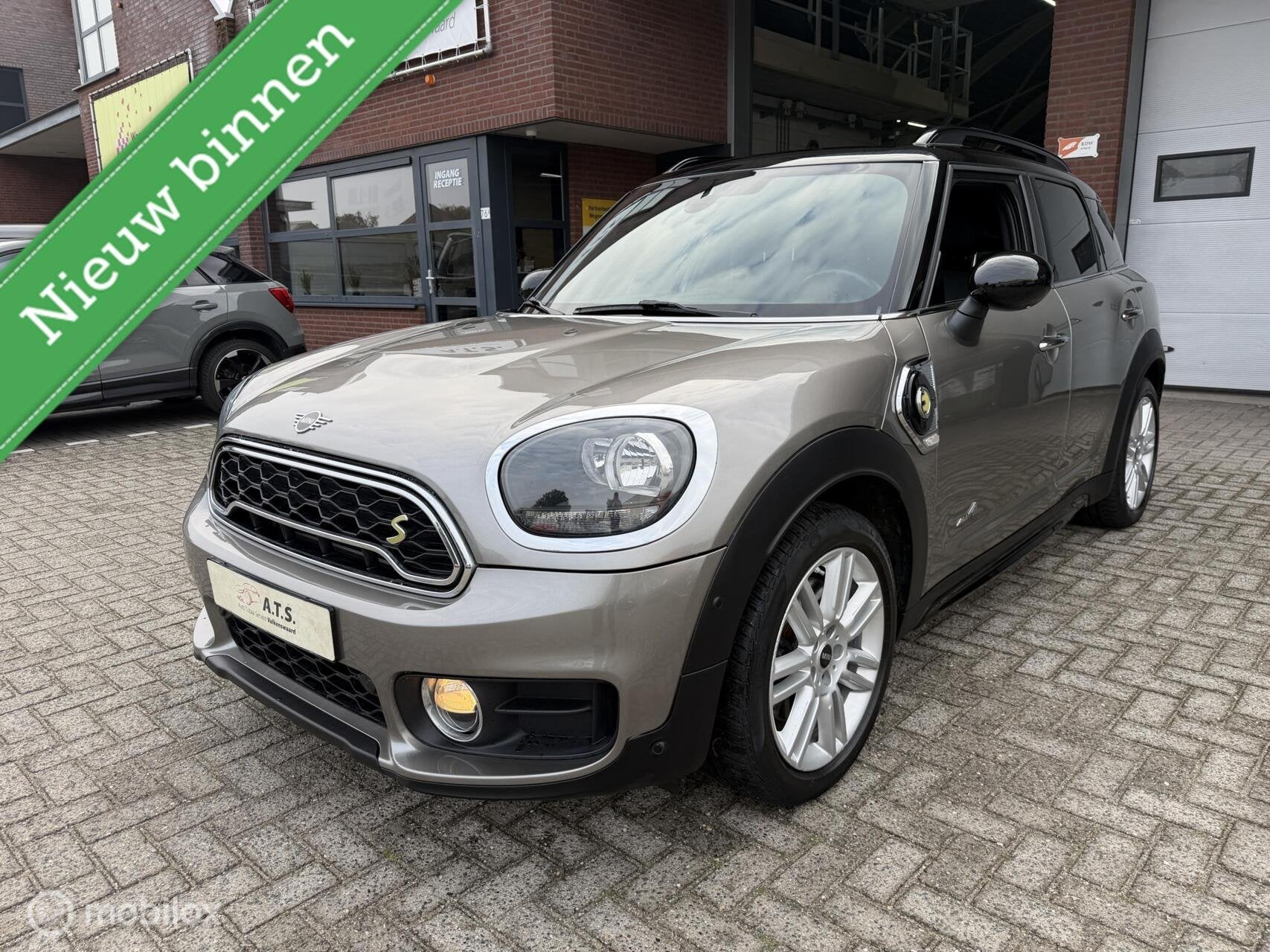 Mini Countryman 1.5 Cooper S E ALL4 LEDER*NAVI*CRUISE*PDC*, Gebruikt, Euro 6, Leder, Bedrijf