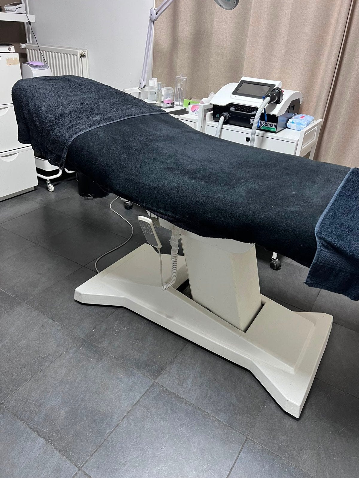 Bellezi Lucena S3 elektrische behandelstoel–Massage & Beauty, Ophalen, Gebruikt, Massagetafel