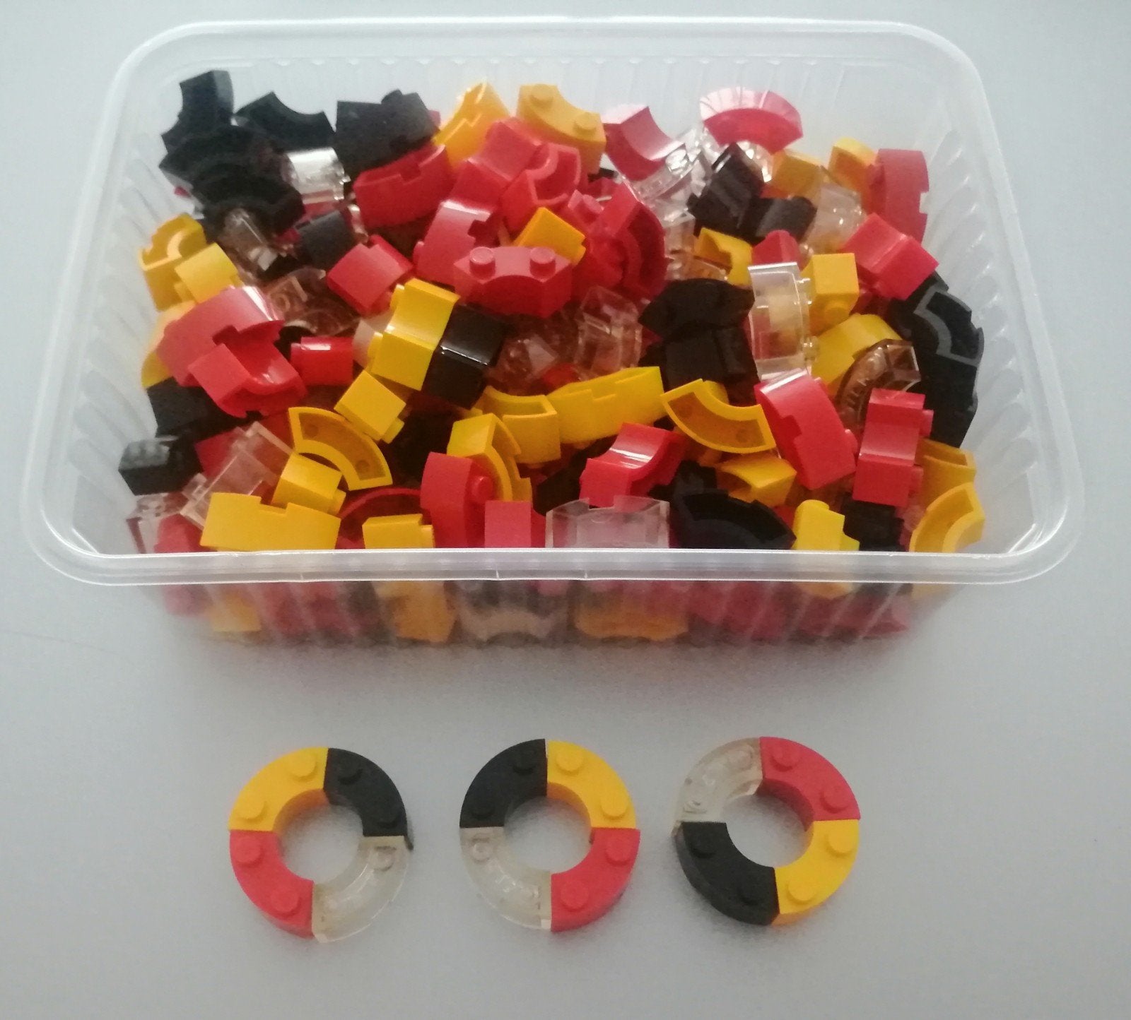 LEGO blokjes set - Rood, Geel, Zwart en Transparant, Ophalen of Verzenden, Gebruikt, Overige merken