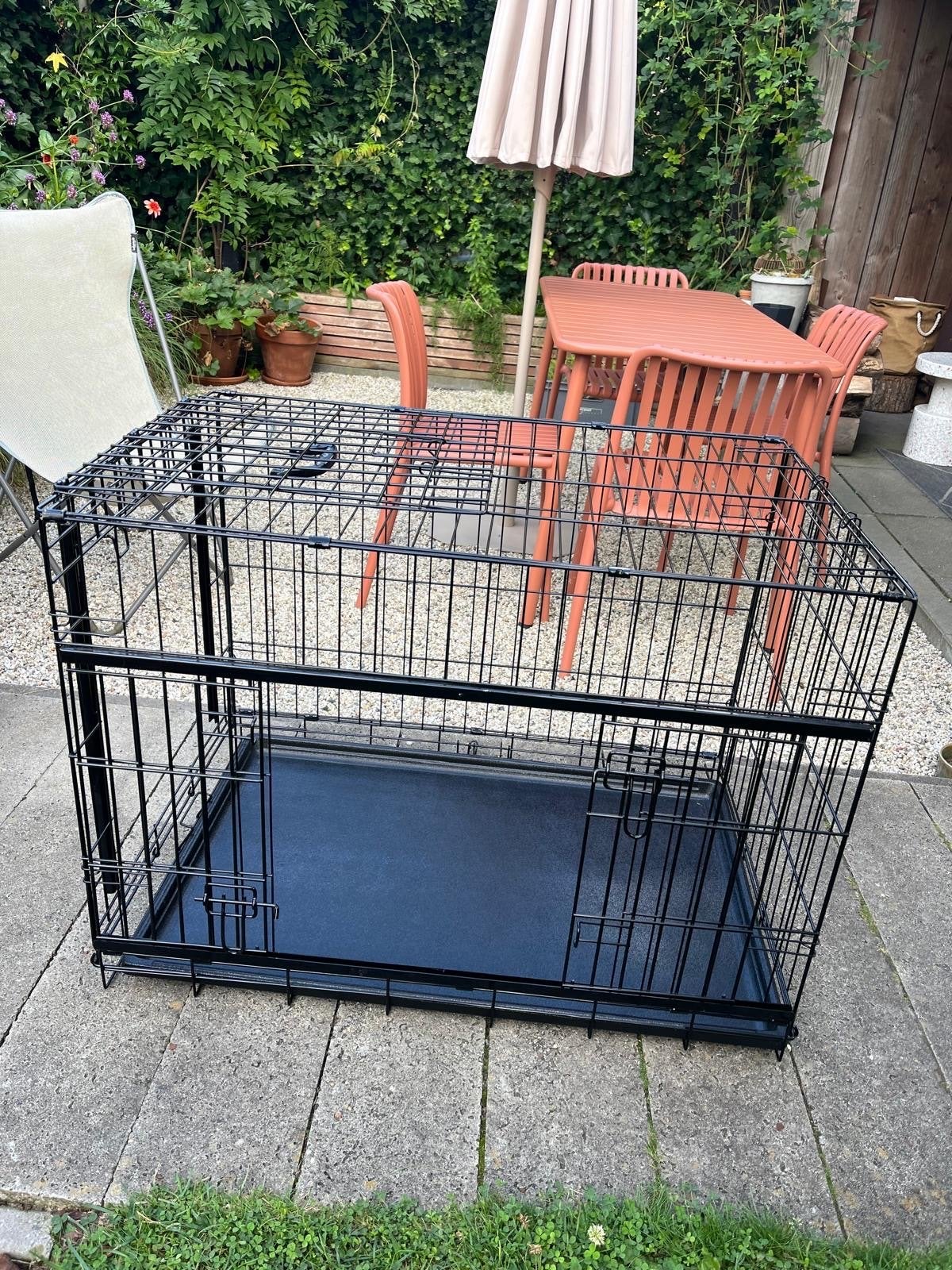 Bench voor een middelgrote hond, Ophalen, Zo goed als nieuw