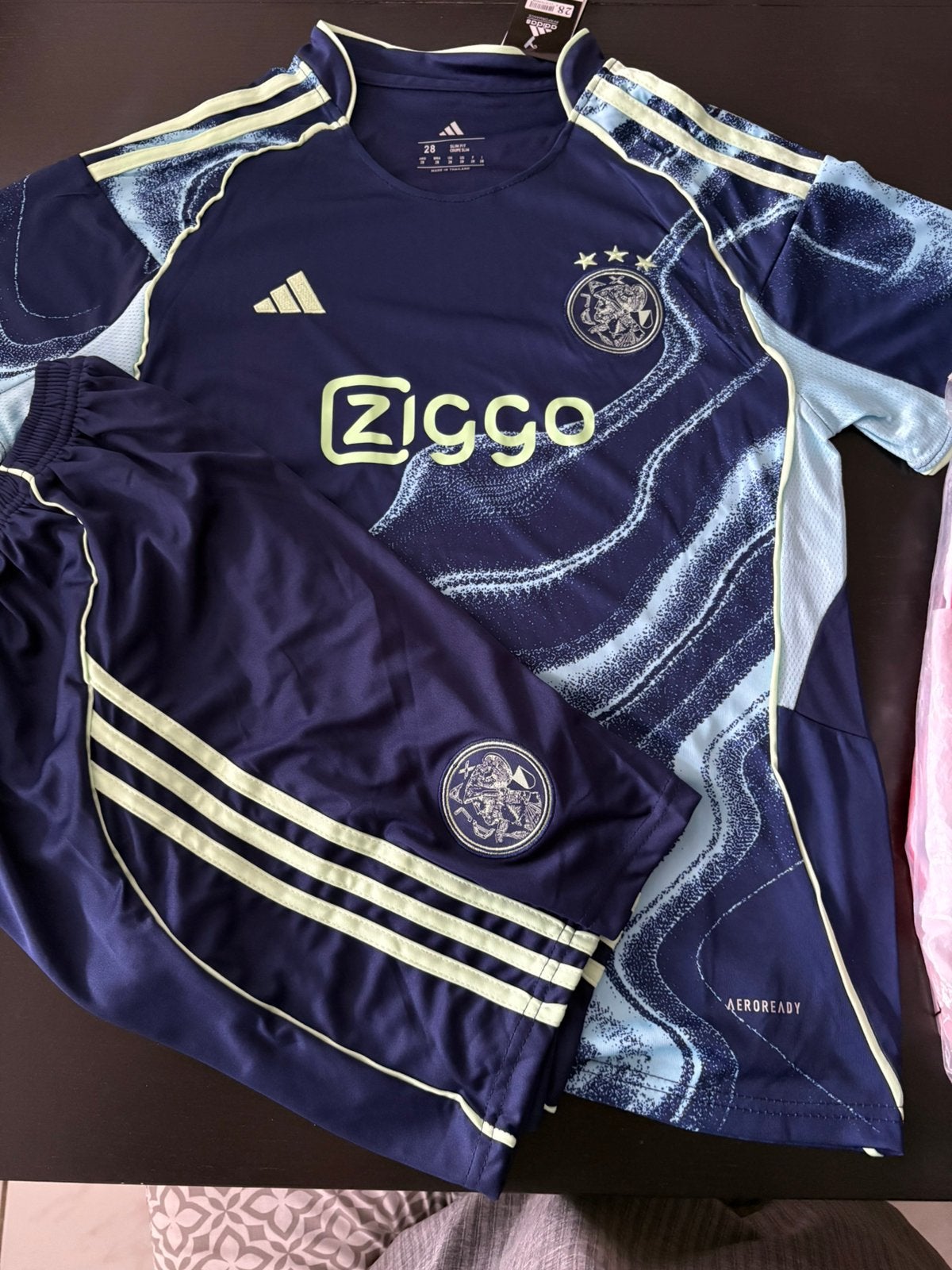 Ajax Uit/3e Uit kinder tenue, Maat XS of kleiner, Ophalen, Zo goed als nieuw