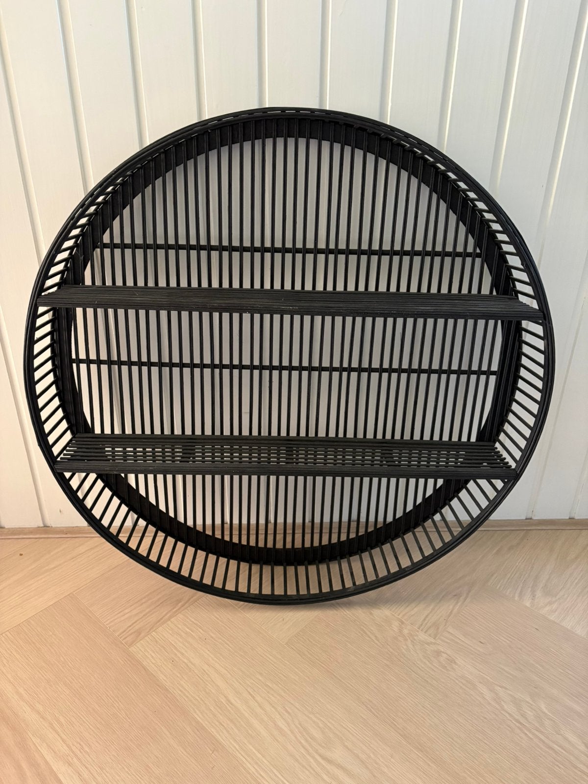 Ronde, zwarte wandkast van Bamboe Xenos, Huis en Inrichting, Woonaccessoires | Wanddecoraties, Ophalen, Zo goed als nieuw