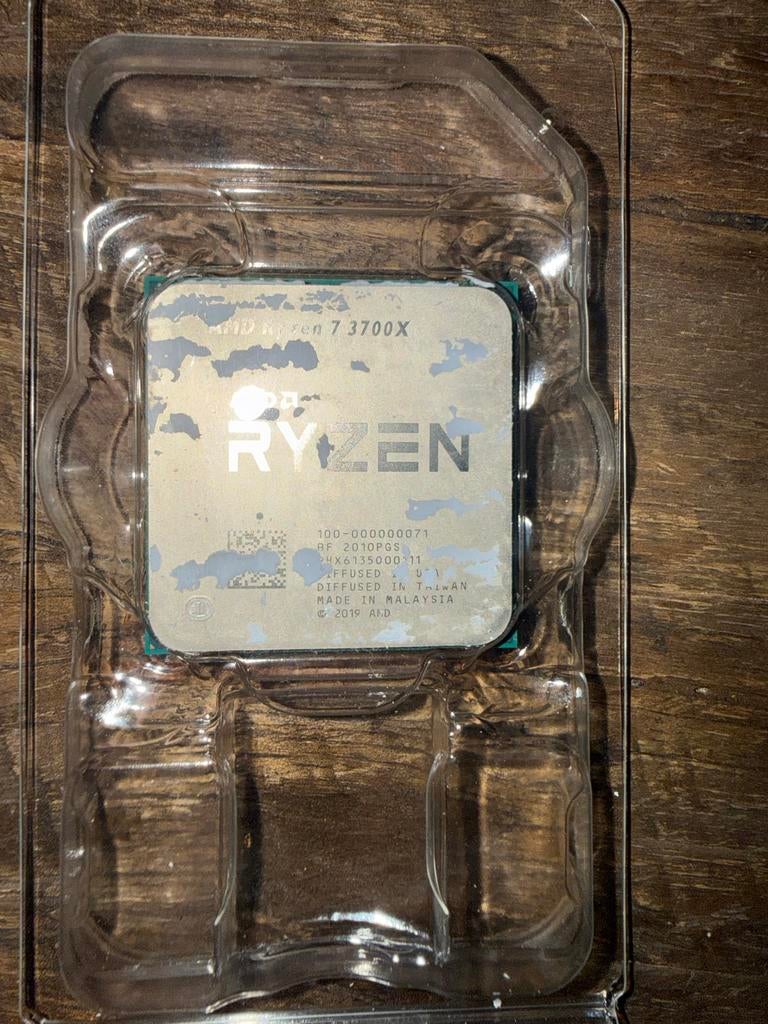 AMD Ryzen 7 3700X Processor met originele Wraith Prism koele, Computers en Software, Processors, Ophalen of Verzenden, Gebruikt