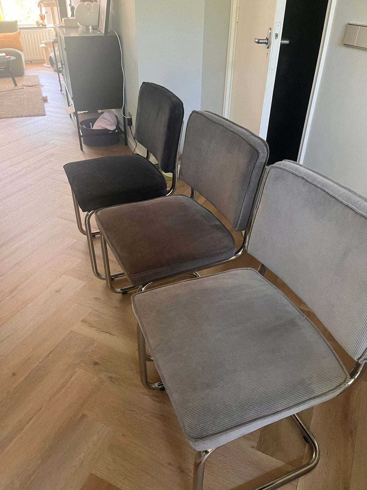 Zuiver Ridge rib stoelen hele set €300! 6 stuks, Ophalen, Gebruikt, Vijf, Zes of meer stoelen, Stof