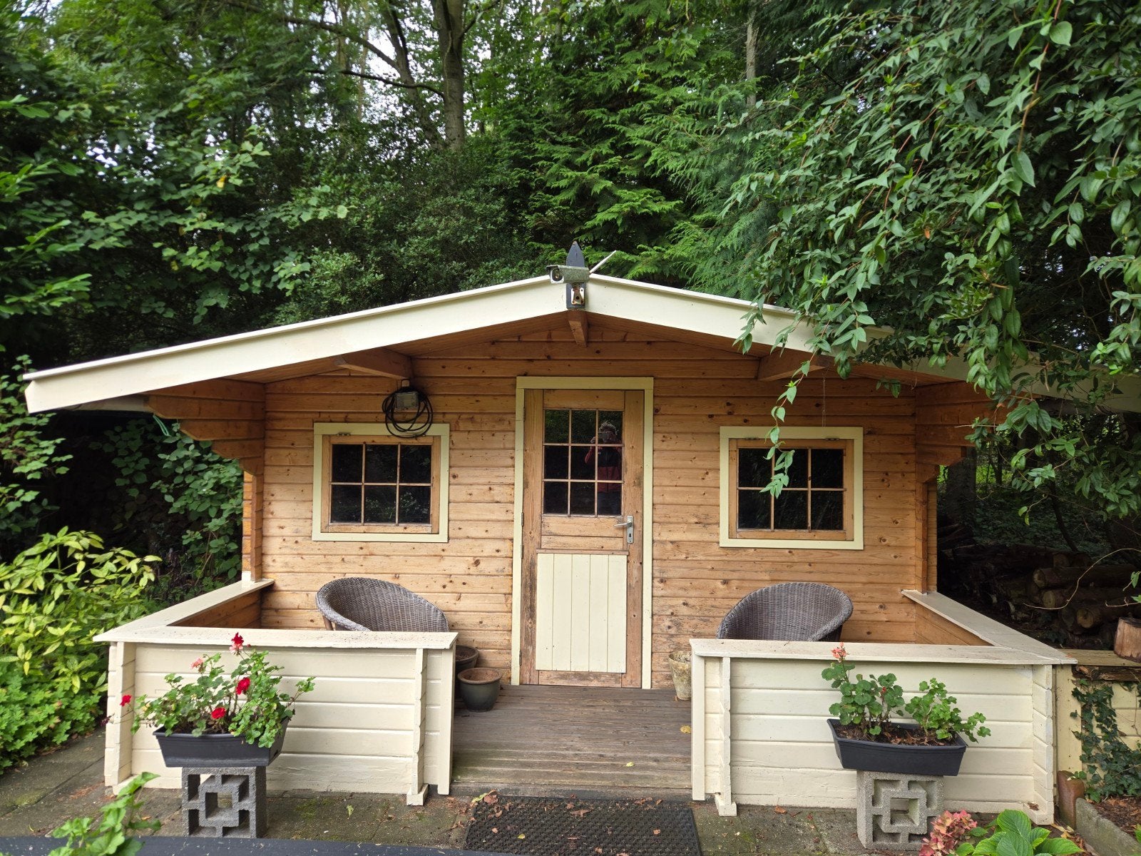 Blokhut met veranda, totaal ruim 18 m2, Tuin en Terras, Ophalen, Gebruikt, 250 tot 500 cm, Blokhut