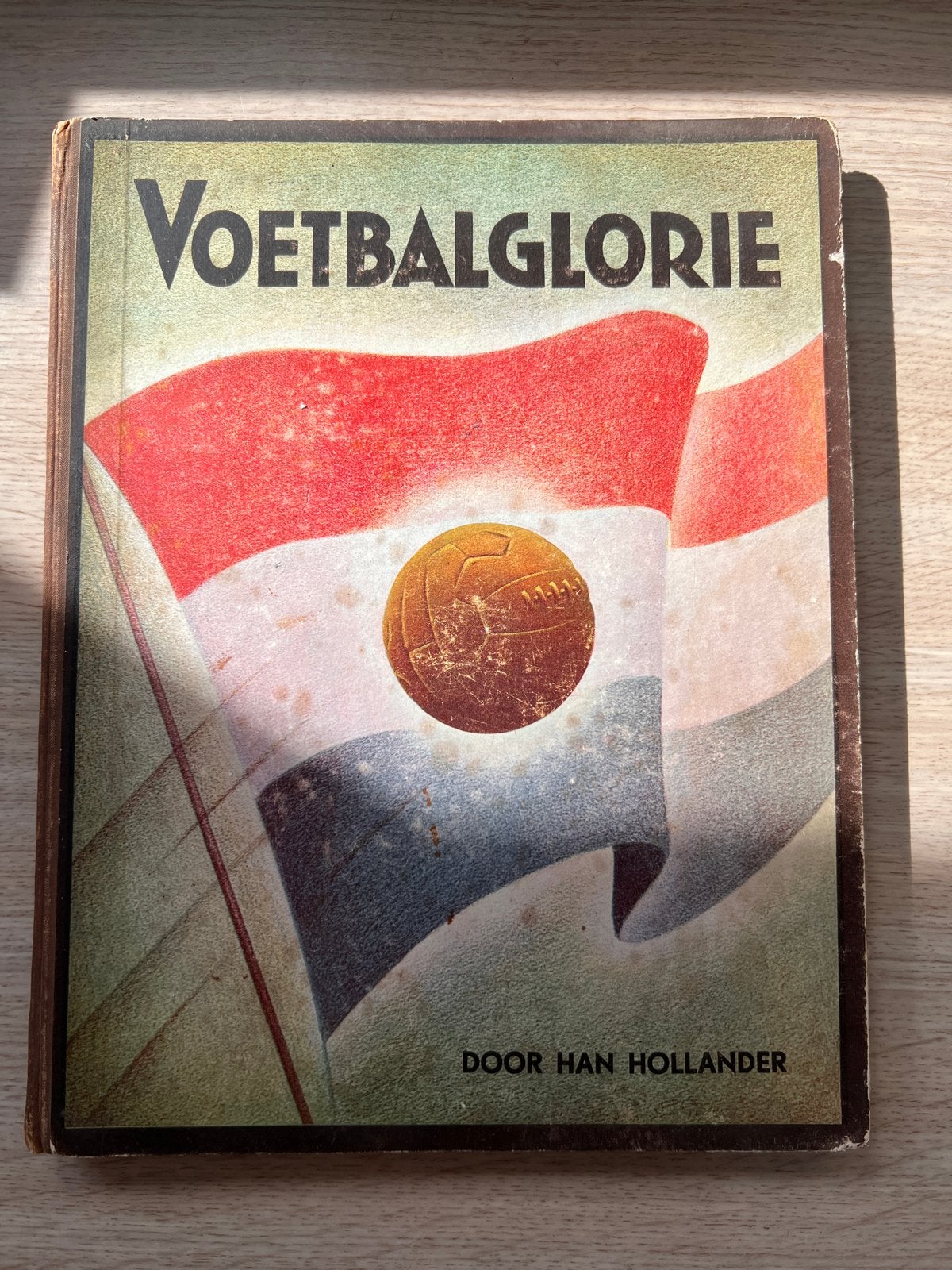 Voetbalglorie - Han Hollander (Vintage Voetbalboek), Ophalen of Verzenden, Gelezen, Balsport