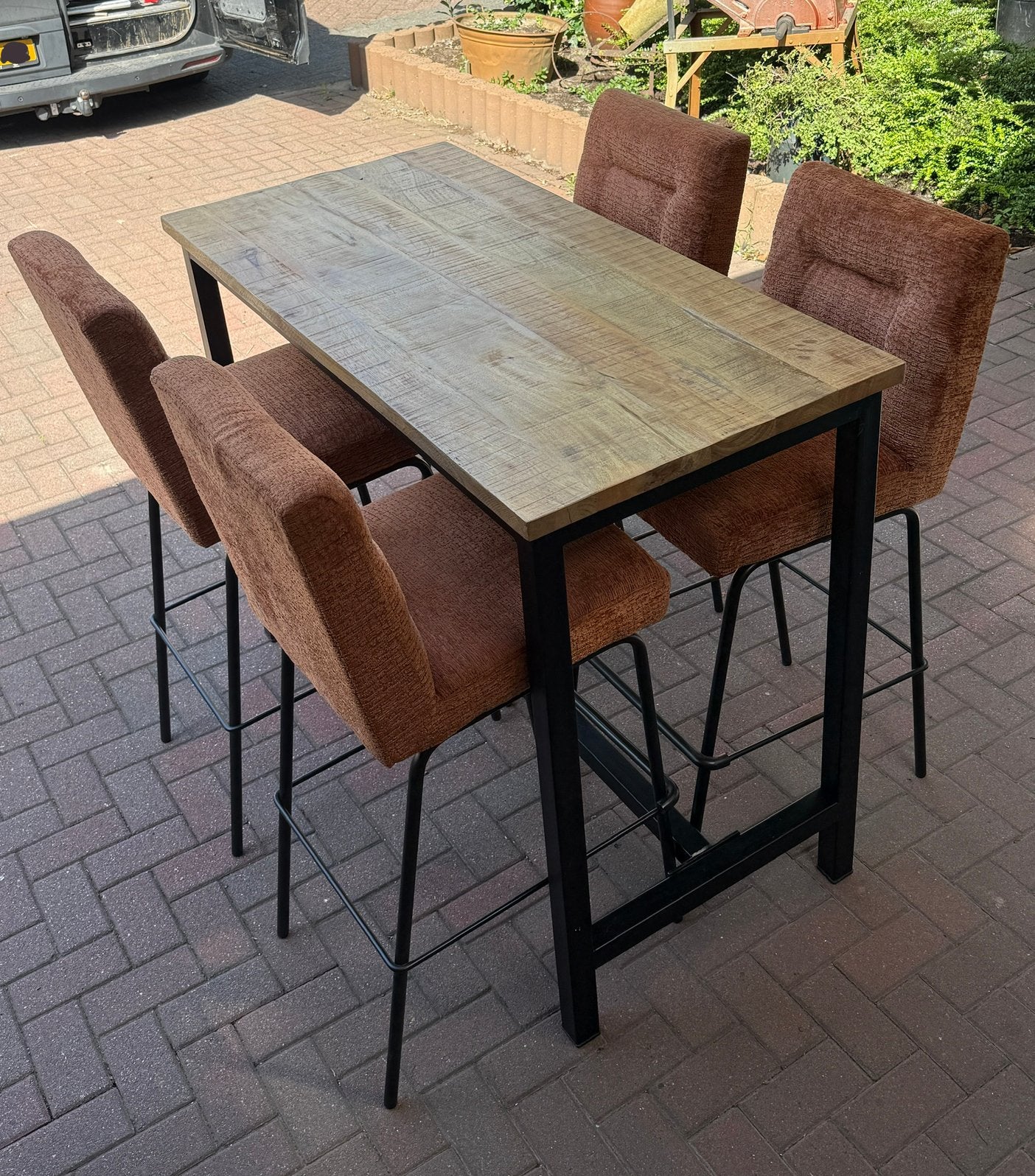 Bartafel met barkrukken, 2 krukken, Ophalen, Zo goed als nieuw, 60 tot 90 cm