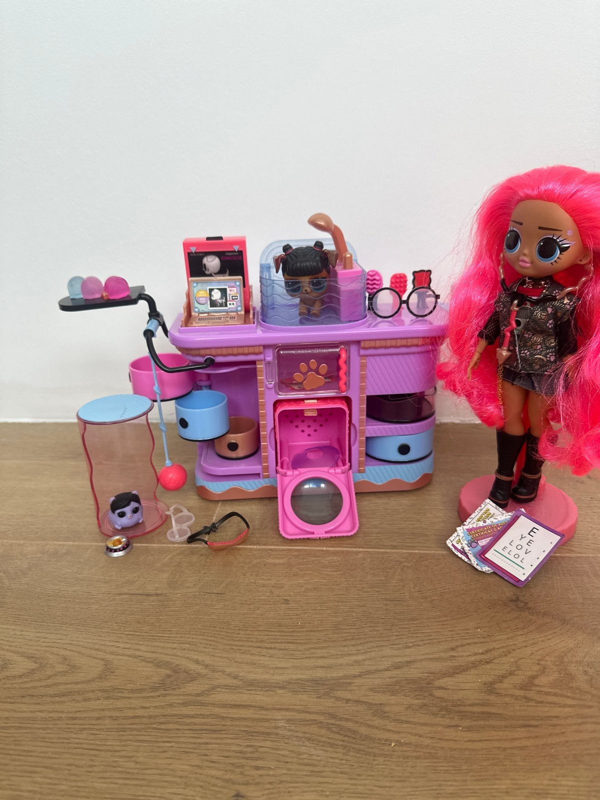 LOL Surprise OMG Speelset met Pop en Accessoires, Kinderen en Baby's, Speelgoed | Poppen, Ophalen, Zo goed als nieuw