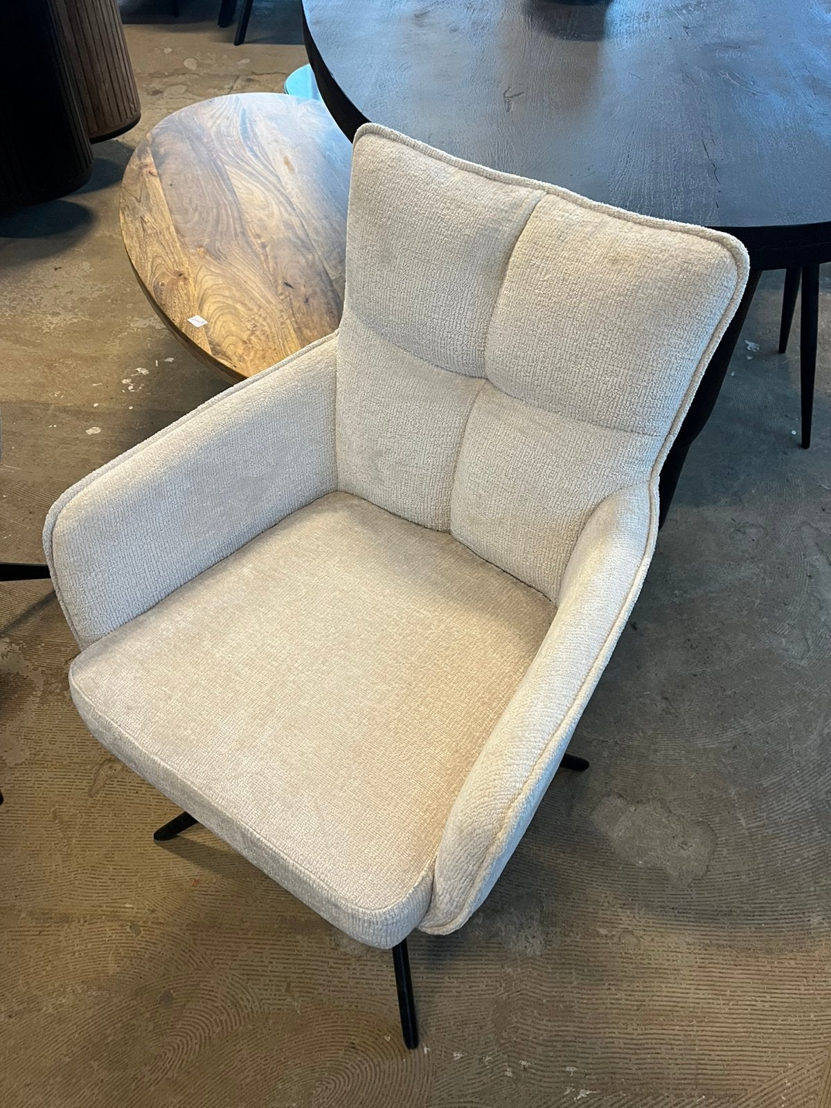 Magazijn leegverkoop draai-eetstoelen zachte stof white sale
