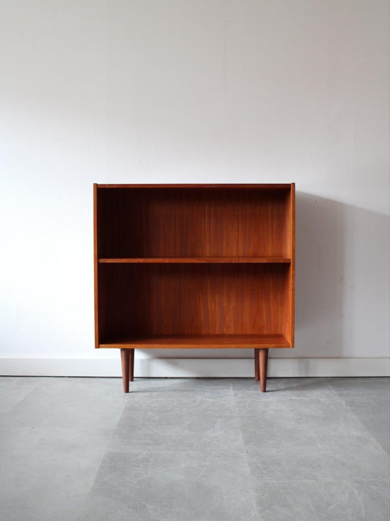 Vintage Deense boekenkast in teak, Huis en Inrichting, Kasten | Boekenkasten, Ophalen, Met plank(en), 50 tot 100 cm, Zo goed als nieuw
